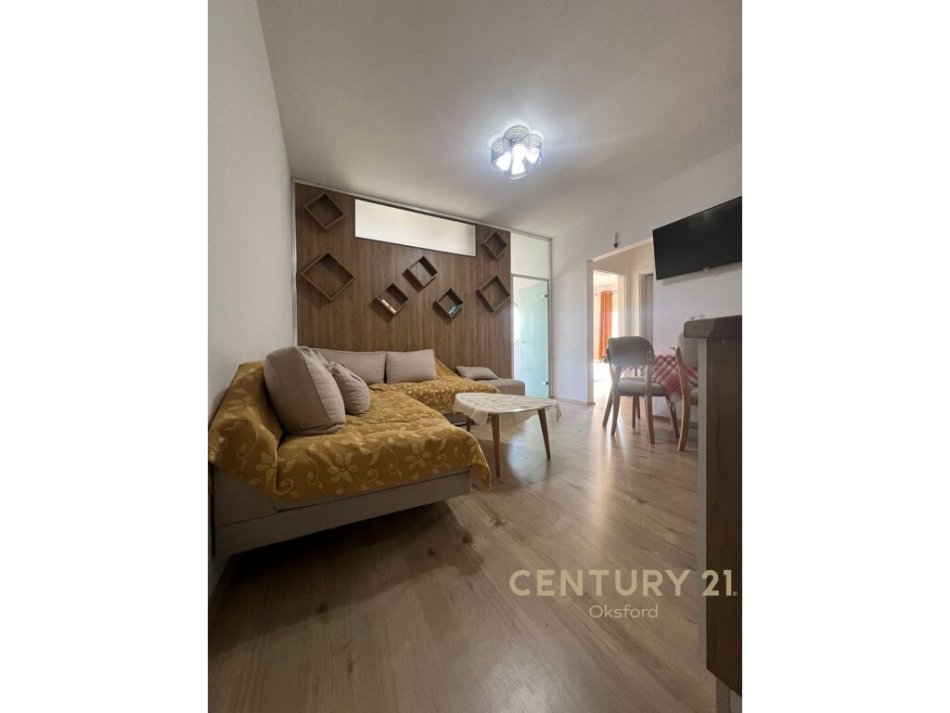 Tirane, jepet me qera apartament 2+1 Kati 8, 74 m² 600 € (fusha e aviacionit)
