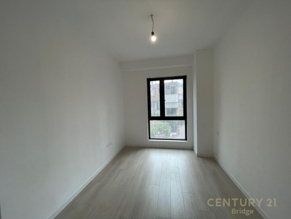 Tirane, jepet me qera apartament 2+1 Kati 6, 60 m² 700 € (petro nin)
