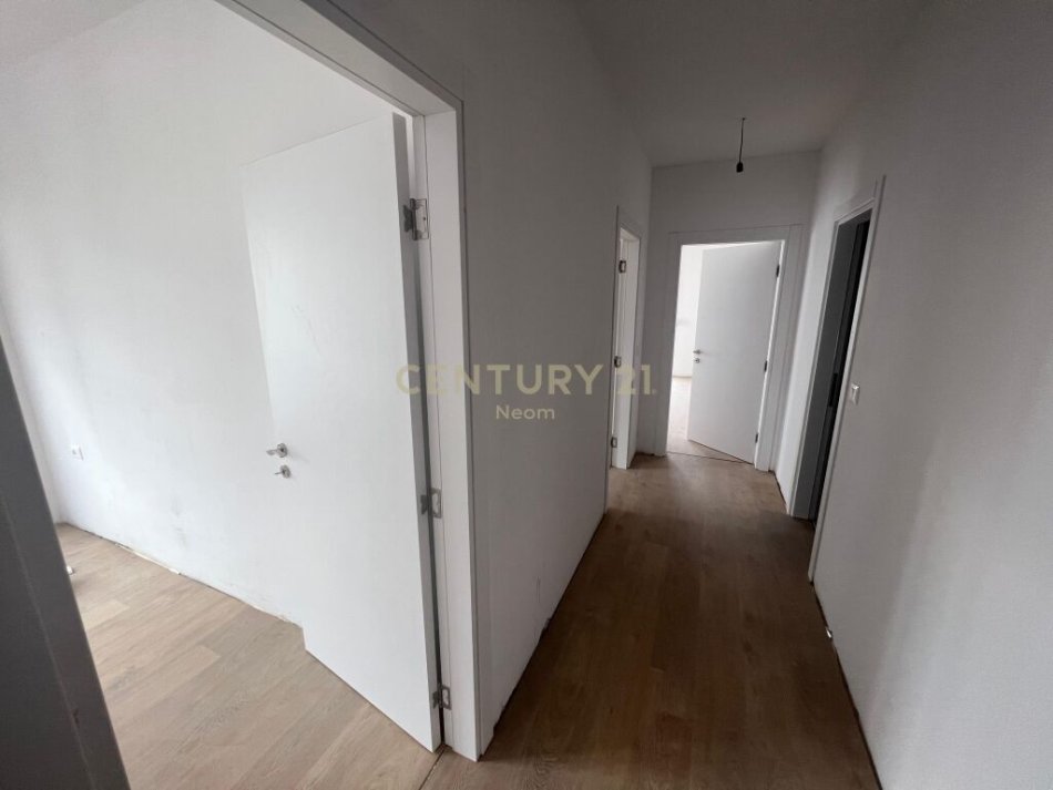 Tirane, shes apartament 3+1+2 , 149 m² 339.000 € (Kodra e Diellit)