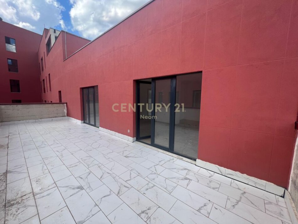 Tirane, shitet apartament 3+1 Kati 6, 190 m² 339.000 € (kodra e diellit)