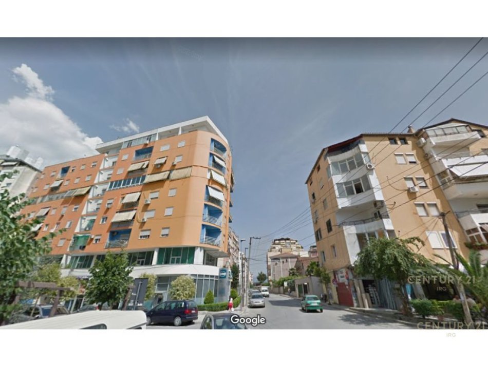 Tirane, jap me qera ambjent biznesi , 120 m² 1.300 € (Komuna e Parisit)