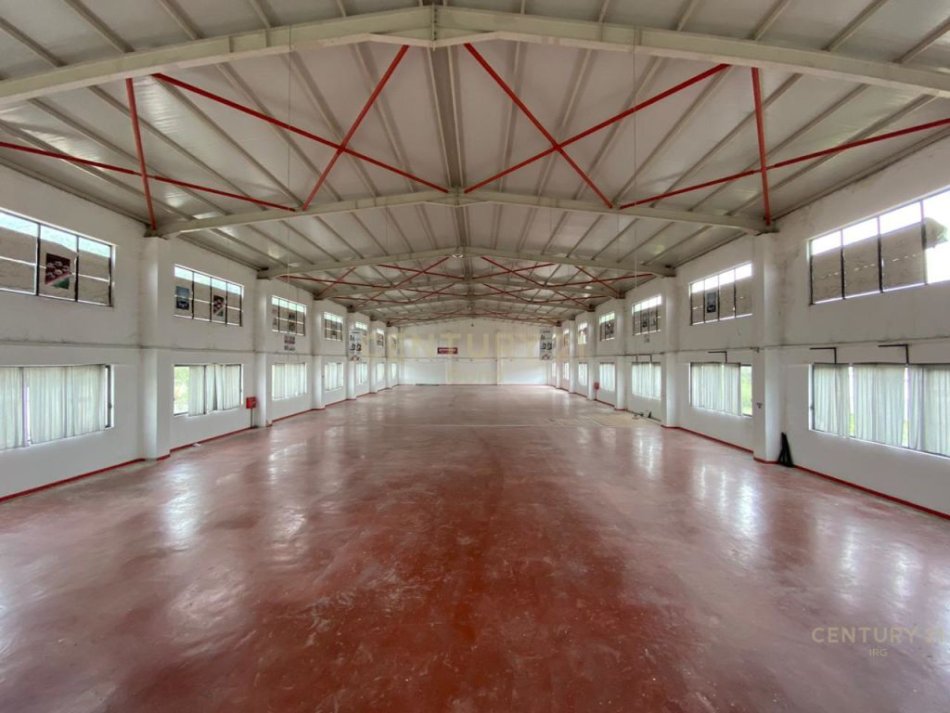 Tirane, shes ambjent biznesi , 4.810 m² 2.700.000 € (Autostrada Tirane-Elbasan, Mullet)