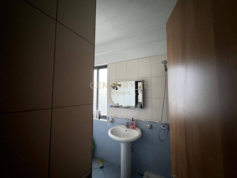 Tirane, shes apartament 1+1 , 84 m² 104.000 € (Kodra e Diellit)