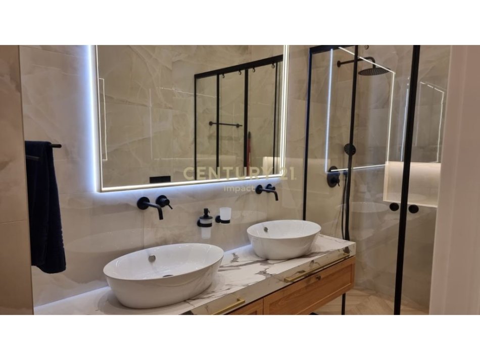 Tirane, shes apartament 3+1 Kati 3, 220 m² 490.000 € 