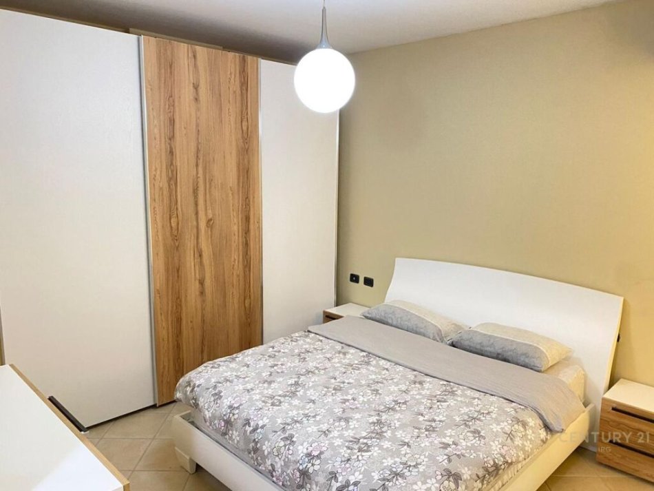 APARTAMENT 2+1+PARKING ME QERA NE QENDER   IRG100580