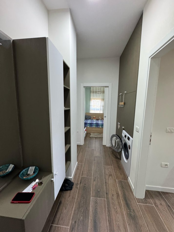 jepet me qera apartament 2+1 Kati 3, 90 m² 50.000 € (Ish Fusha e Aviacionit)