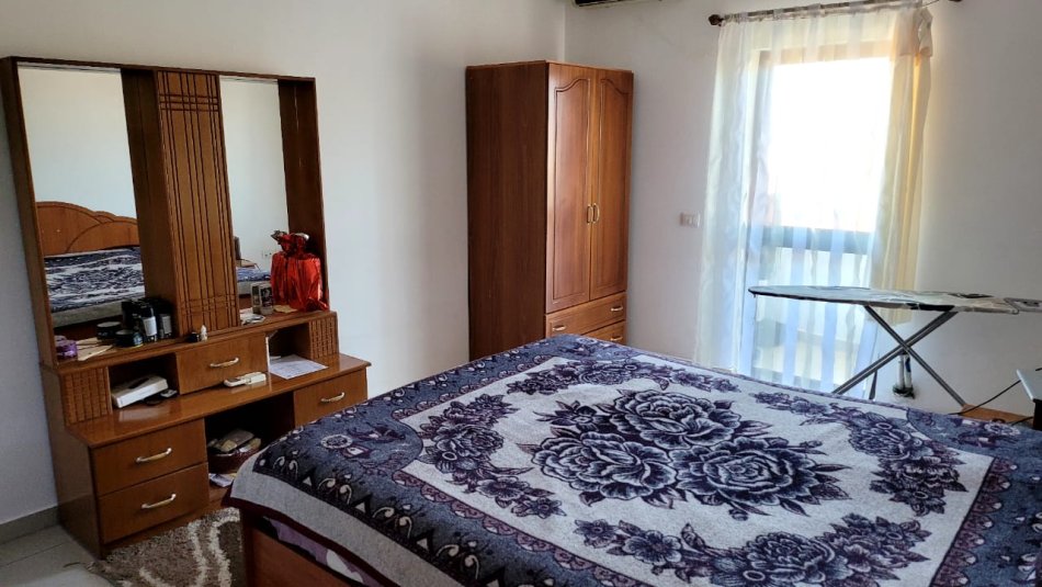 Jepet partament 1+1 i mobiluar me qera 25.000 leke