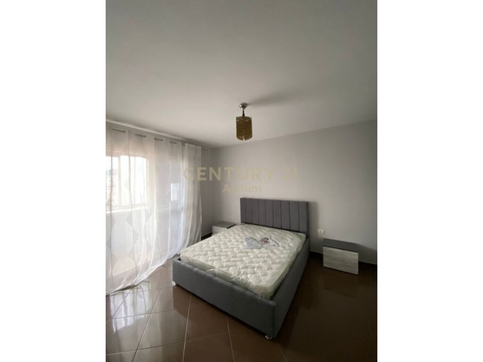 Tirane, jepet me qera apartament 2+1 Kati 2, 82 m² 700 € 
