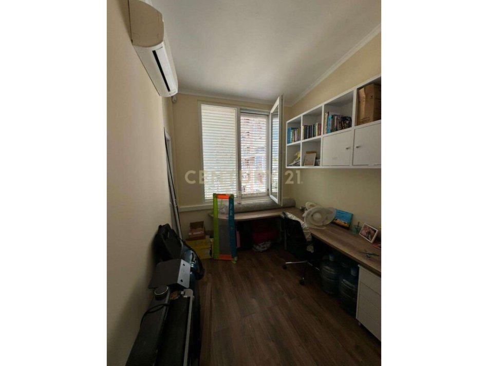 Tirane, shes apartament 3+1+2+ 2 POSTE PARKIMI , 204 m² 420.000 € (Liqeni i Thatë)