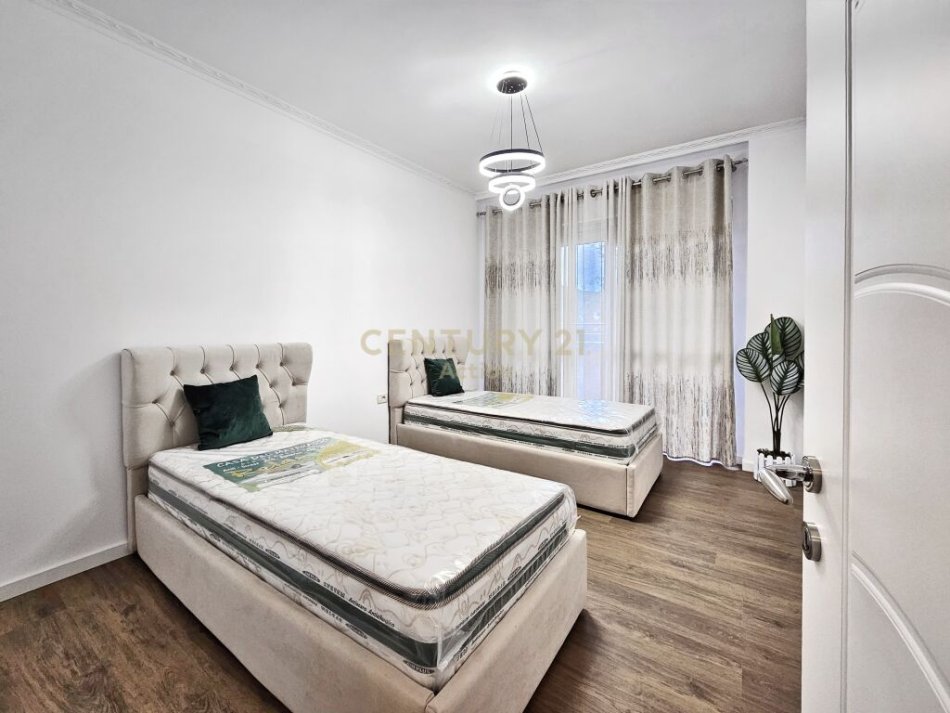 Tirane, shitet apartament 2+1 Kati 2, 94 m² 145.000 € (yzberisht)