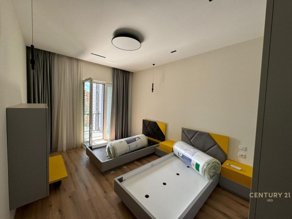 Tirane, jepet me qera apartament 2+1 Kati 5, 110 m² 750 € 