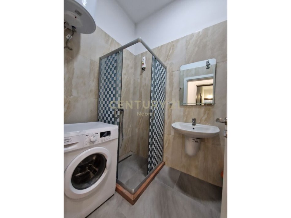 Tirane, jap me qera apartament 2+1+2 , 121 m² 750 € (Rruga Peti, Liqeni i Thatë)