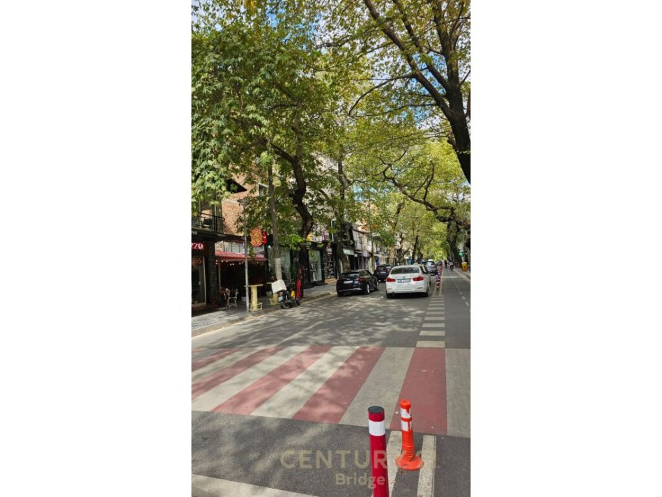 Tirane, jap me qera ambjent biznesi , 120 m² 2.000 € (Myslym Shyri)