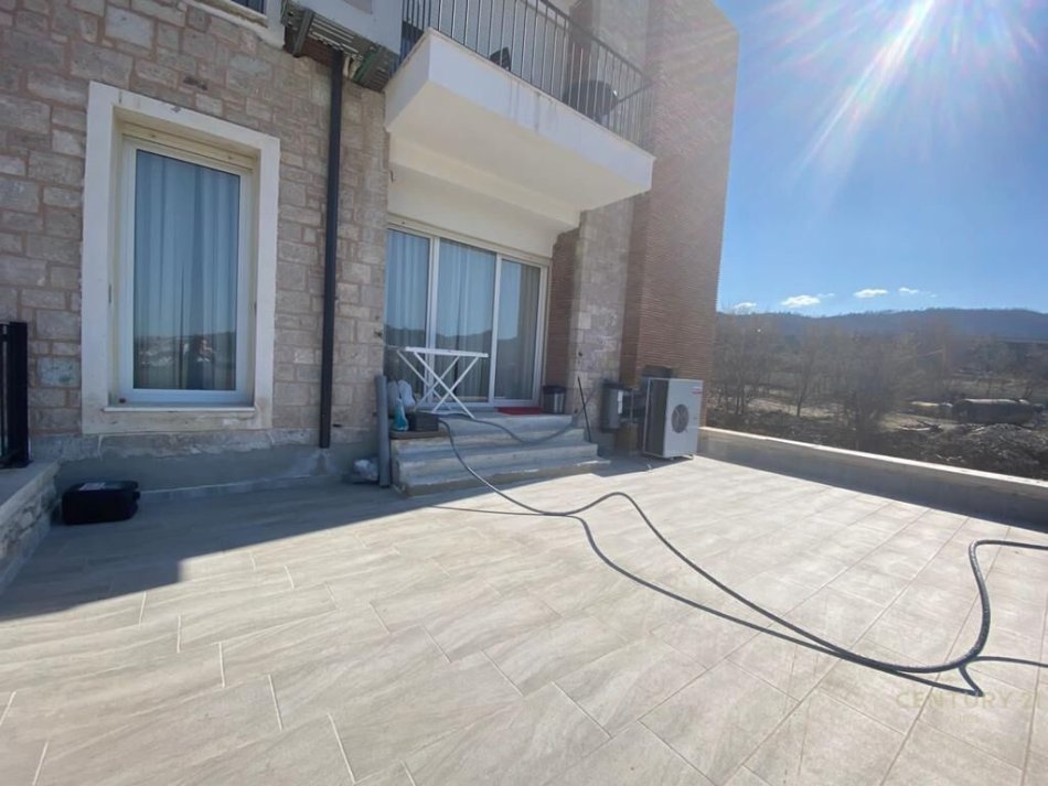 Tirane, shitet apartament 2+1 Kati 1, 183 m² 375.000 € (teg)
