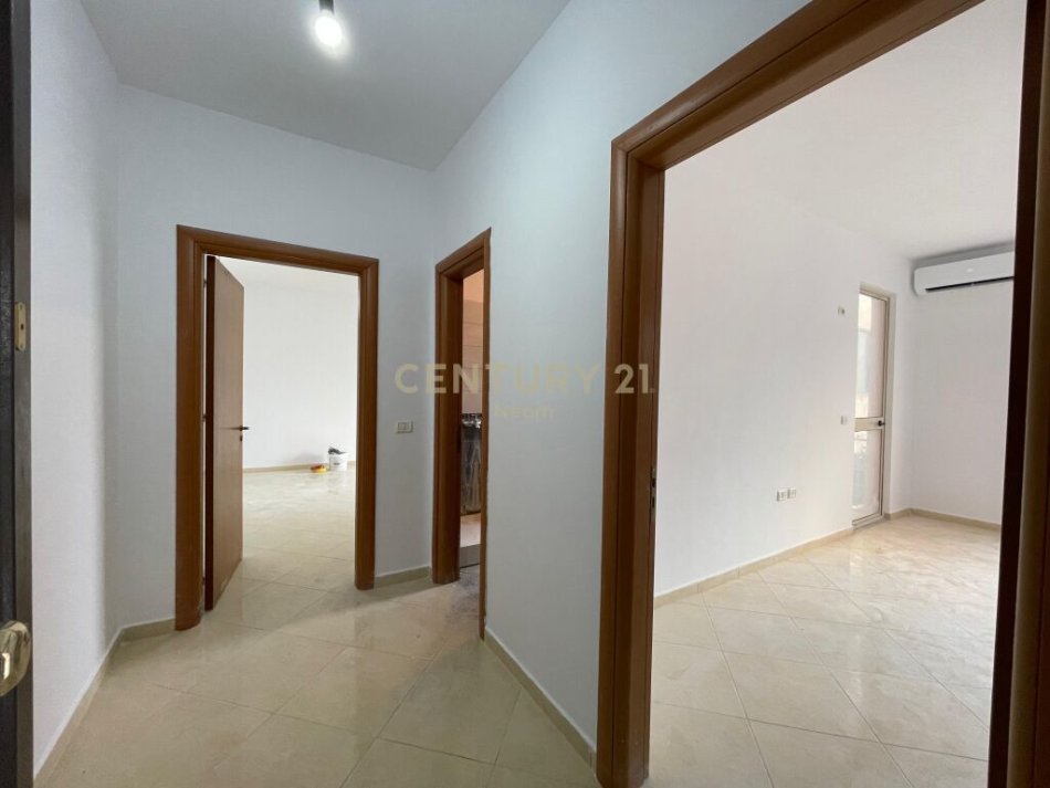 Tirane, jepet me qera apartament 1+1 Kati 1, 71 m² 400 € (yzberisht)
