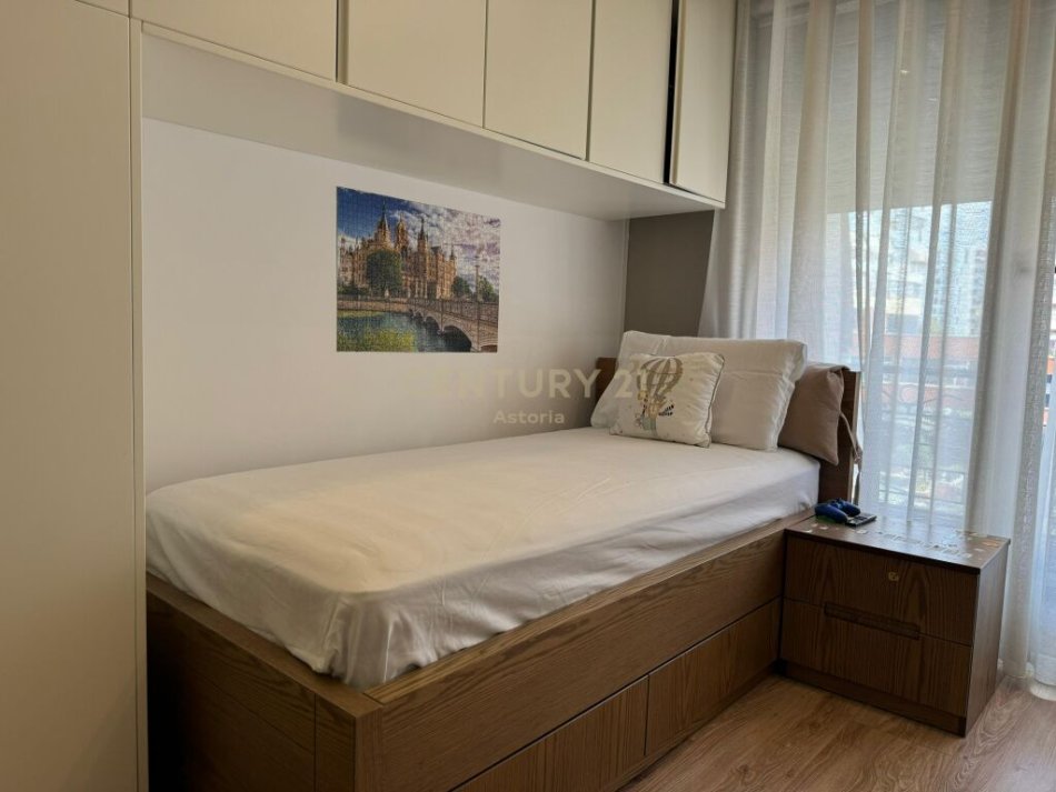 Tirane, jepet me qera apartament 2+1 Kati 1, 125 m² 1.400 € 