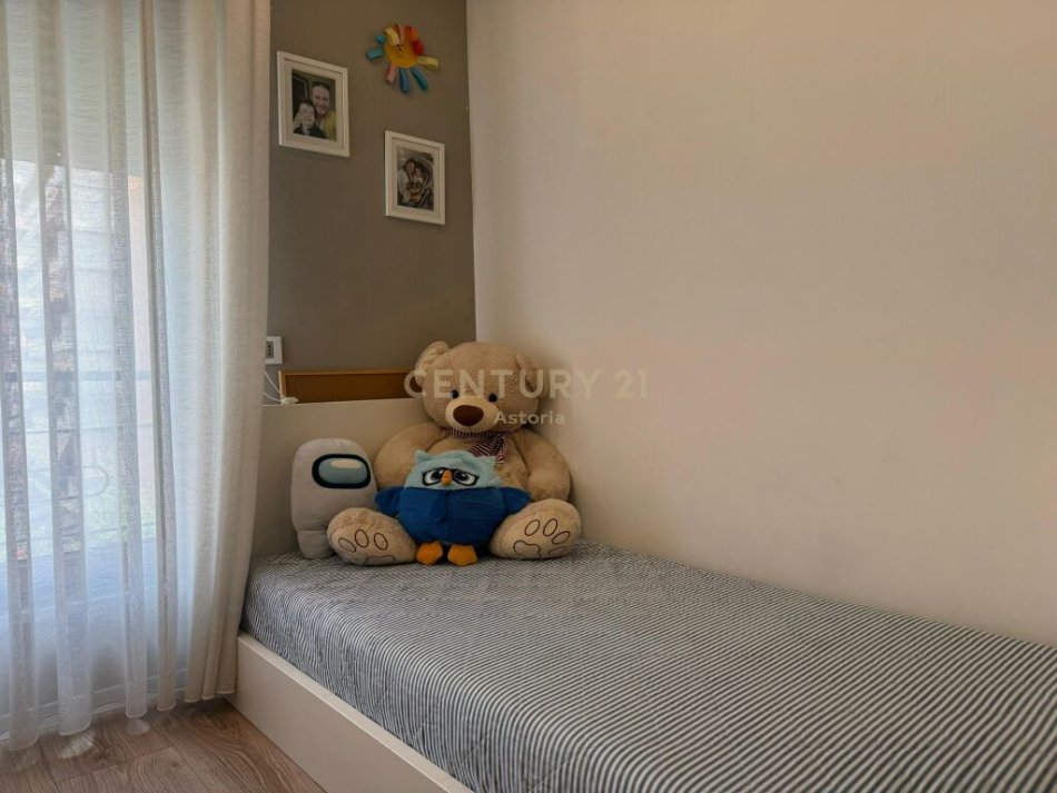 Tirane, jepet me qera apartament 2+1 Kati 1, 125 m² 1.400 € 