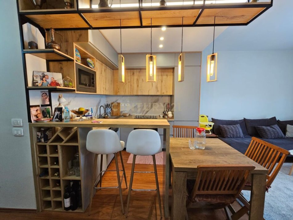 Tirane, shes 2+1 , 108 m² 200.000 € 