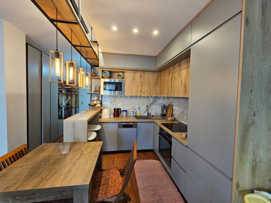 Tirane, shes 2+1 , 108 m² 200.000 € 