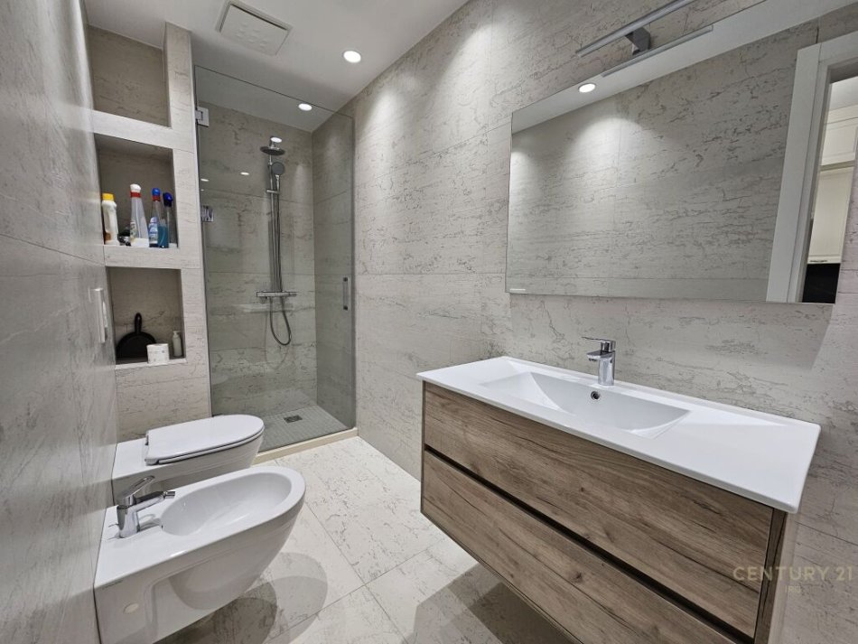 Tirane, jap me qera apartament 2+1 , 105 m²  Kodra e Diellit Residence
