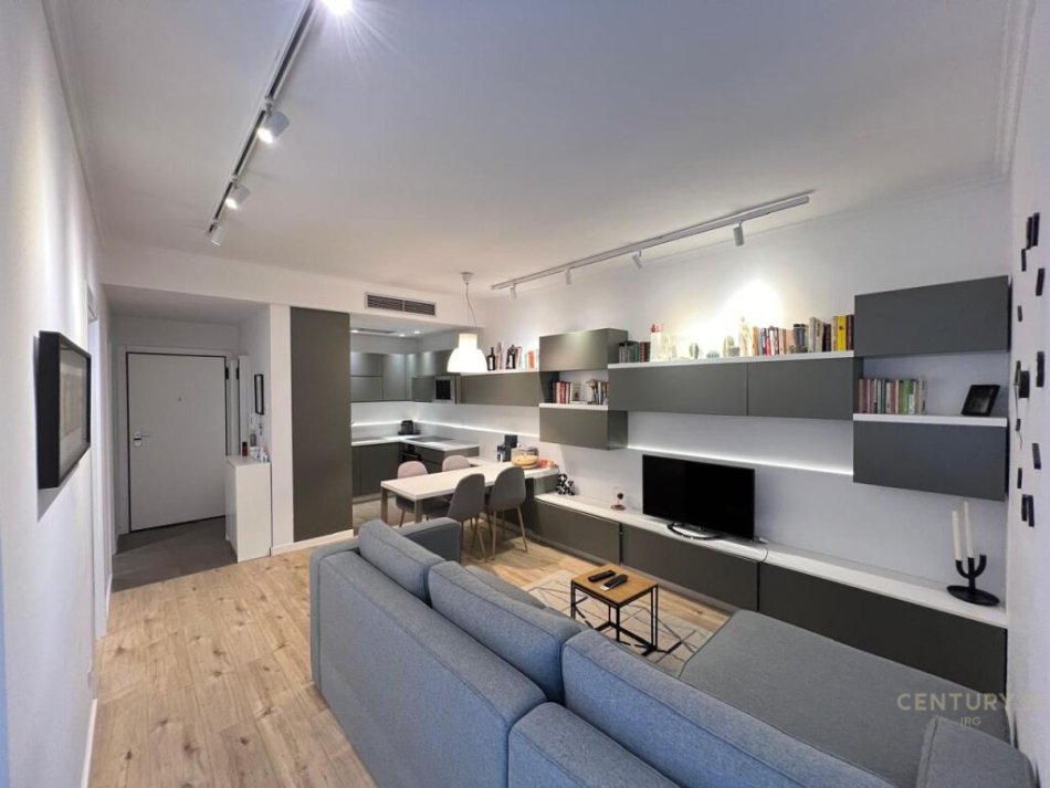 Tirane, jap me qera apartament 2+1 +POST PARKIMI , 75 m² 650 € (Kodra e Diellit)