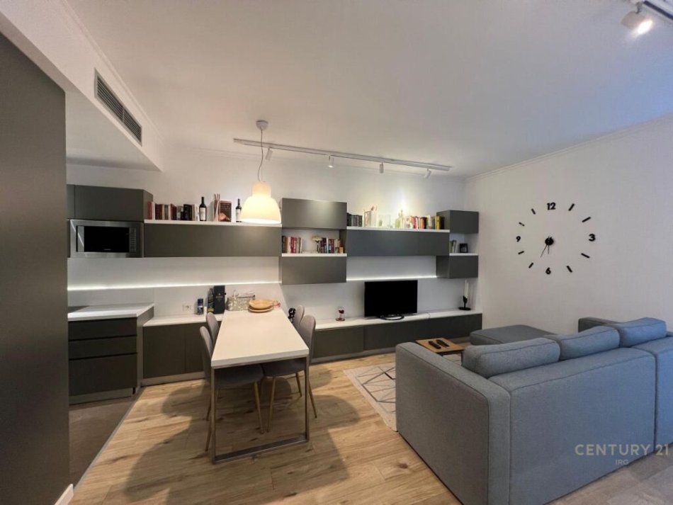 Tirane, jap me qera apartament 2+1 +POST PARKIMI , 75 m² 650 € (Kodra e Diellit)