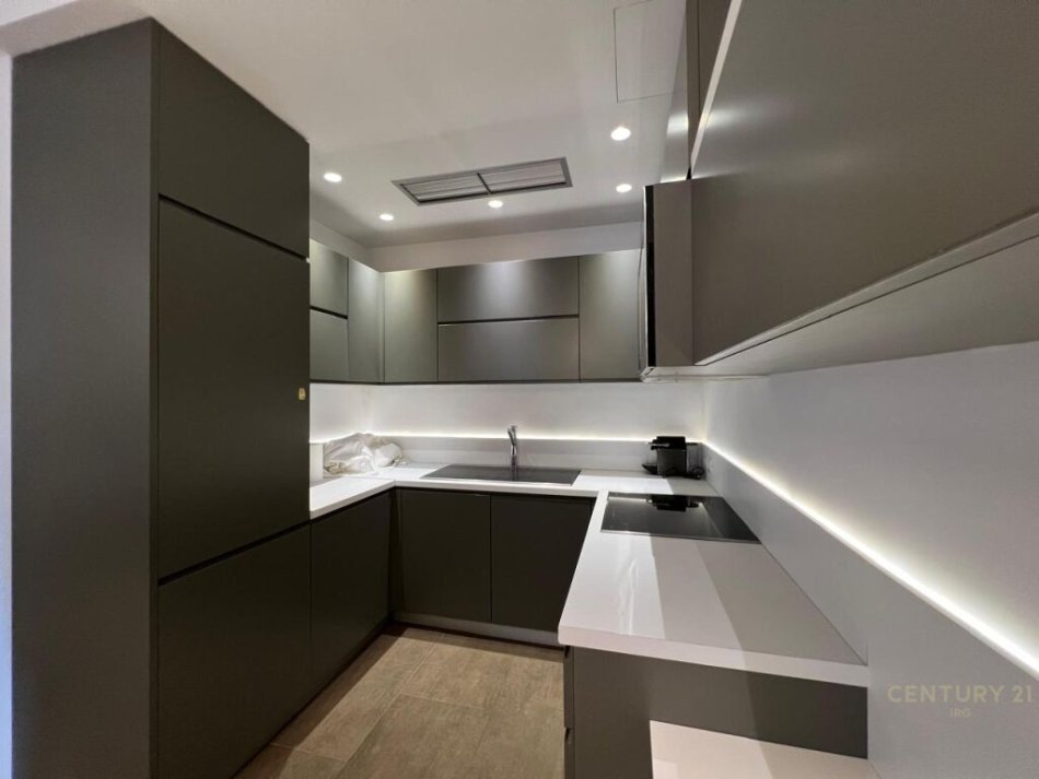 Tirane, jap me qera apartament 2+1 +POST PARKIMI , 75 m² 650 € (Kodra e Diellit)