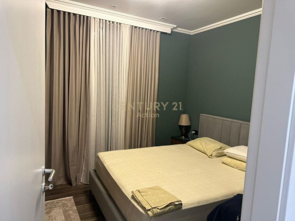 Tirane, jepet me qera apartament 1+1 Kati 2, 75 m² 750 € (TEG)