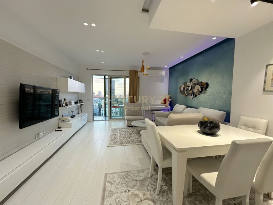 Tirane, jepet me qera apartament 2+1 Kati 10, 110 m² 1.600 € 