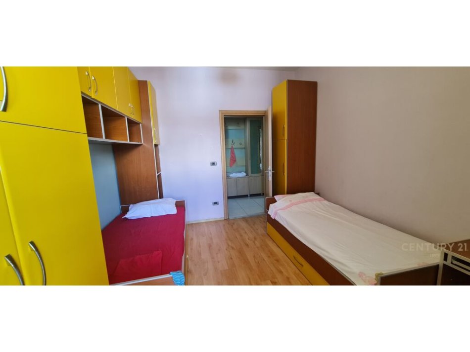 Tirane, shes apartament 2+1 , 106 m² 195.000 € (Kopshti Botanik Zoologjik)