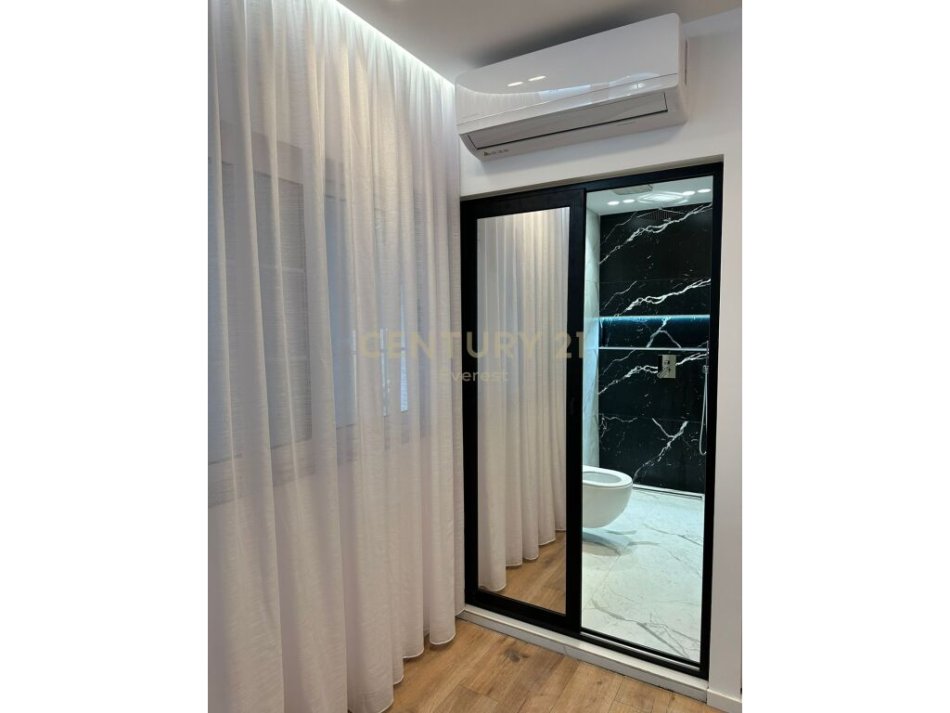 Tirane, shes 1+1 Kati 2, 45 m² 135.000 € 
