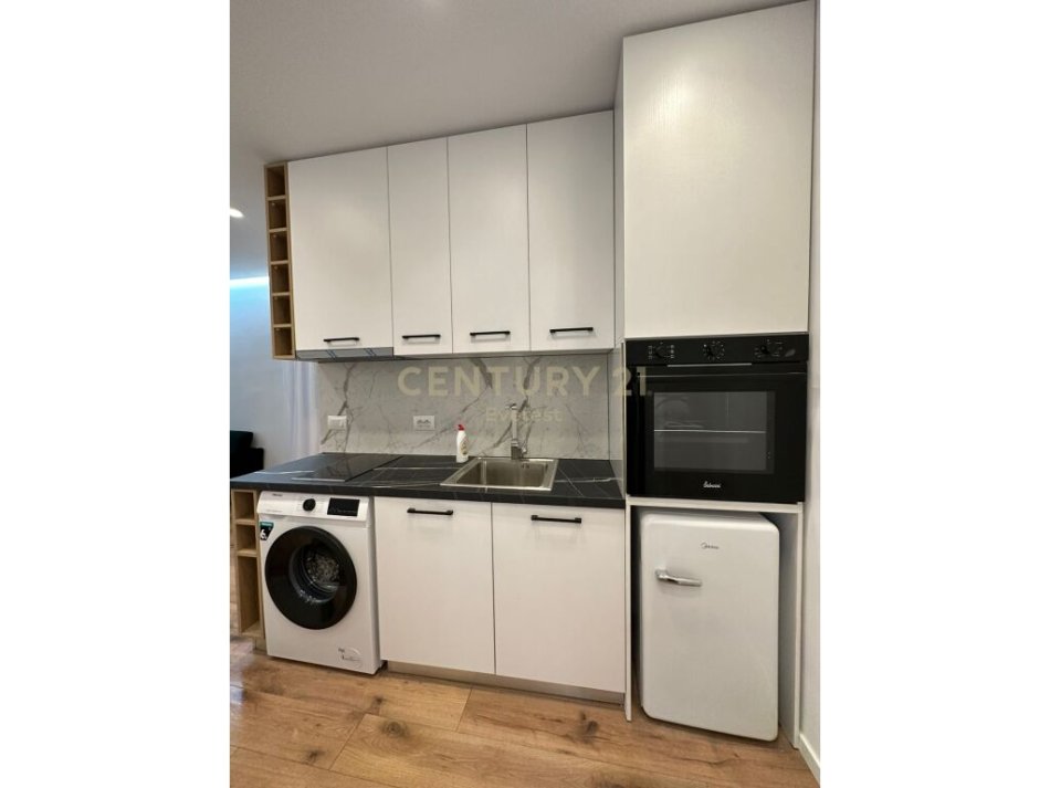 Tirane, shes 1+1 Kati 2, 45 m² 135.000 € 