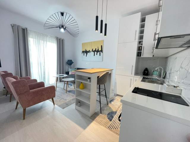 Tirane, jepet me qera apartament 2+1 95 m² 550 Euro (Qender)