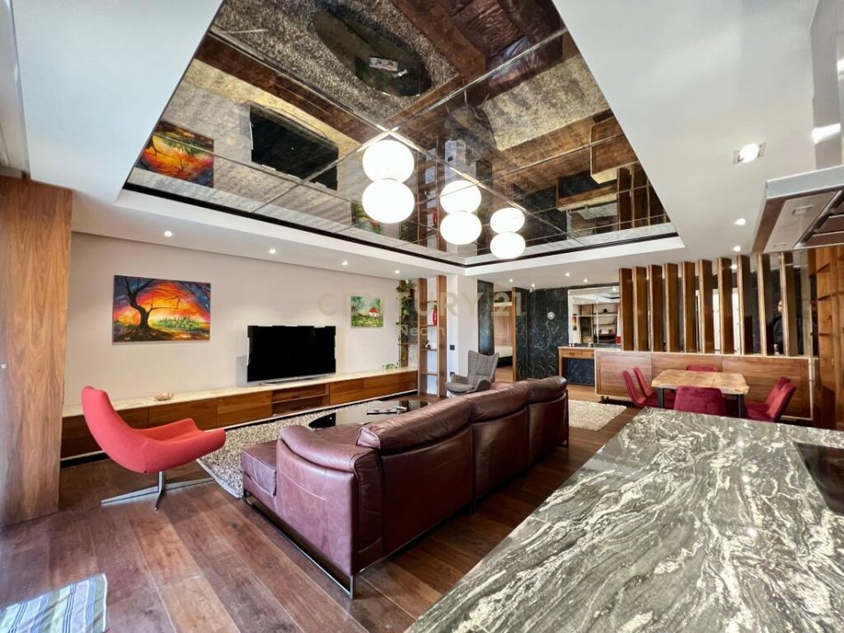 Tirane, jepet me qera apartament 2+1 Kati 2, 193 m² 1.500 € (kopshti botanik)