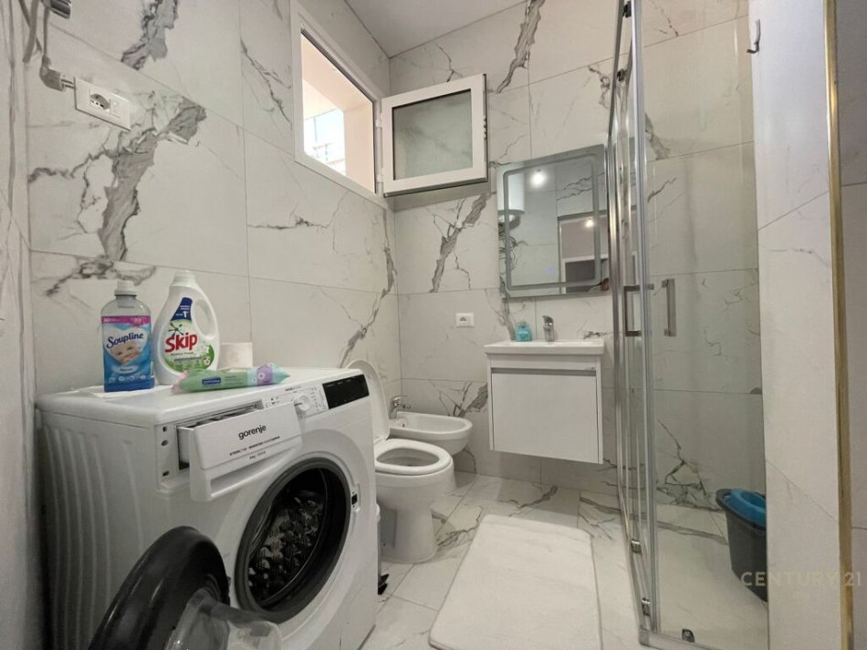 Tirane, jap me qera apartament 2+1 Kati 2, 100 m² 500 € 