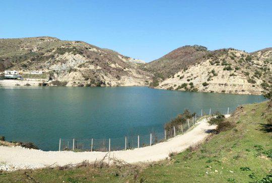 Tirane, shes truall 9.000 m² 270.000 Euro (Peze-Helmes)