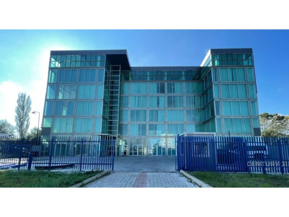 Tirane, jap me qera ambjent biznesi , 3.150 m² 15.000 € (Autostrada Tiranë - Durrës)
