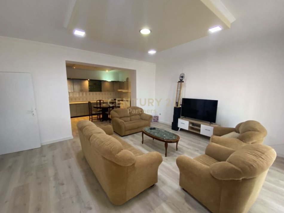 Tirane, shes apartament 3+1+Aneks+Ballkon Kati 2, 154 m² 240.000 € (Gjimnazi Andon Zako Çajupi)