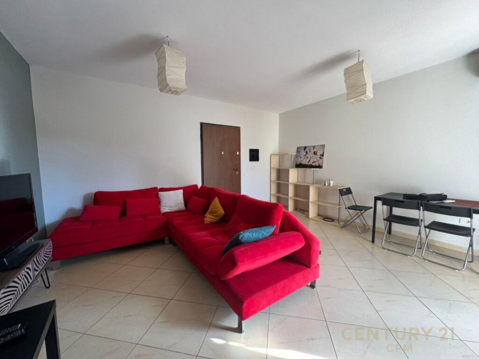 Tirane, jepet me qera apartament 2+1 Kati 3, 100 m² 550 € (Kopshti botanik)