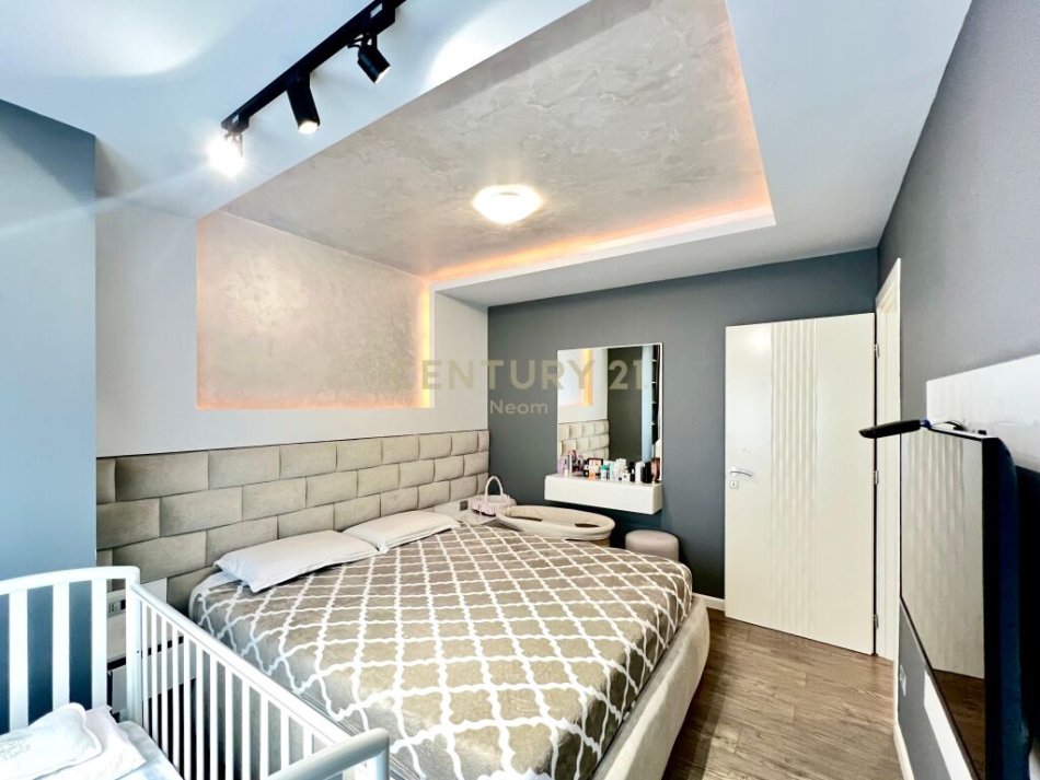 Tirane, jepet me qera apartament 2+1 Kati 4, 99 m² 240.000 € (liqeni i thate)