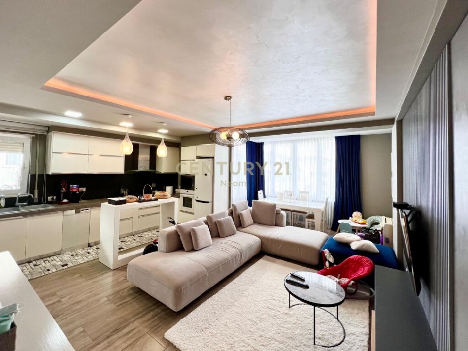 Tirane, jepet me qera apartament 2+1 Kati 4, 99 m² 240.000 € (liqeni i thate)