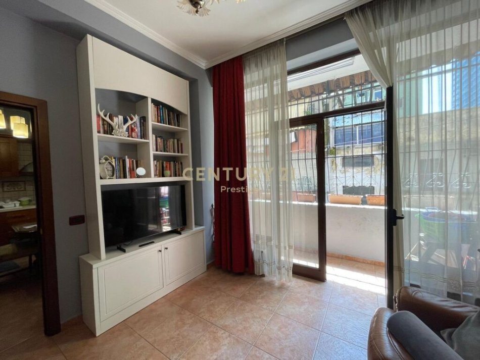 APARTAMENT 2+1+2 ME QIRA PALLATET AGIMI, TIRANE!prestige100947