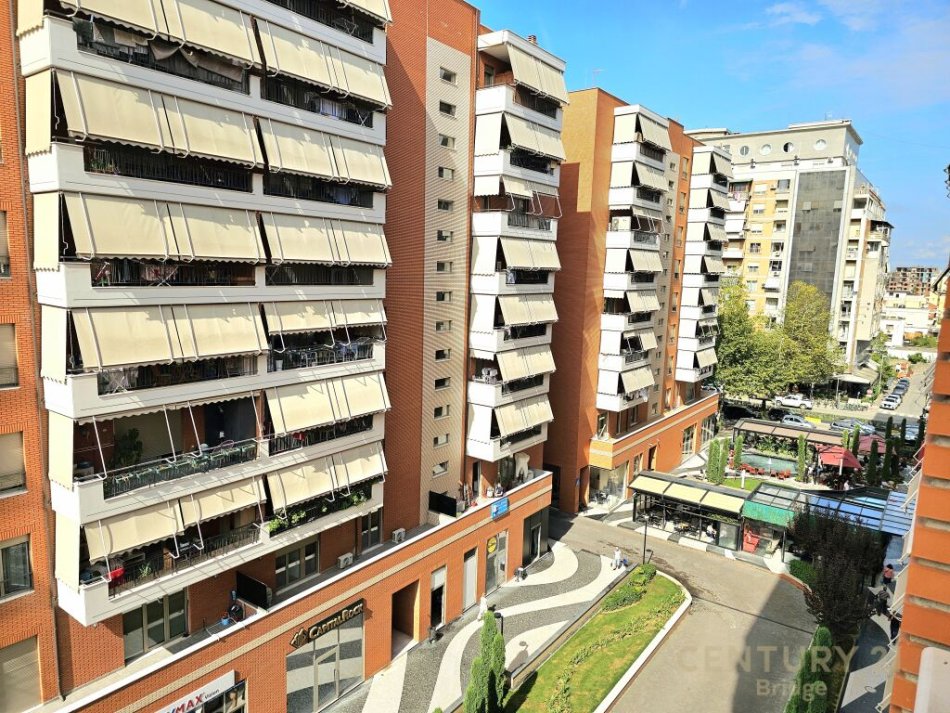 Tirane, jap me qera apartament 2+1+2+ POST PARKIMI , 120 m² 1.000 € (Kompleksi Delijorgji)