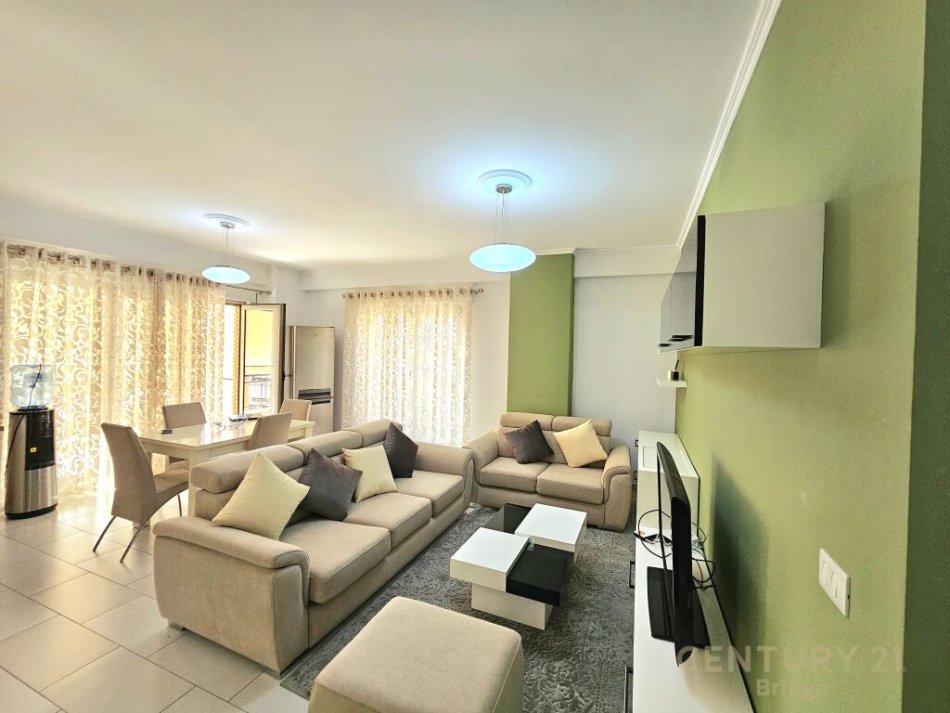 Tirane, jap me qera apartament 2+1+2+ POST PARKIMI , 120 m² 1.000 € (Kompleksi Delijorgji)