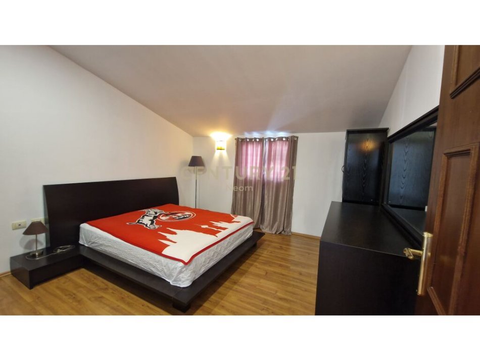 Tirane, shes Vile 3 Katshe , 504 m² 649.000 € (Rruga e Kavajës)
