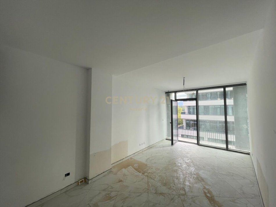 Tirane, jap me qera zyre+ POST PARKIMI , 91 m² 1.000 € (Liqeni i Tiranës)