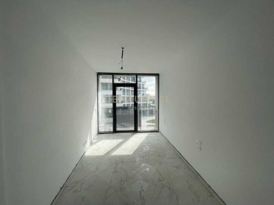 Tirane, jap me qera zyre+ POST PARKIMI , 91 m² 1.000 € (Liqeni i Tiranës)