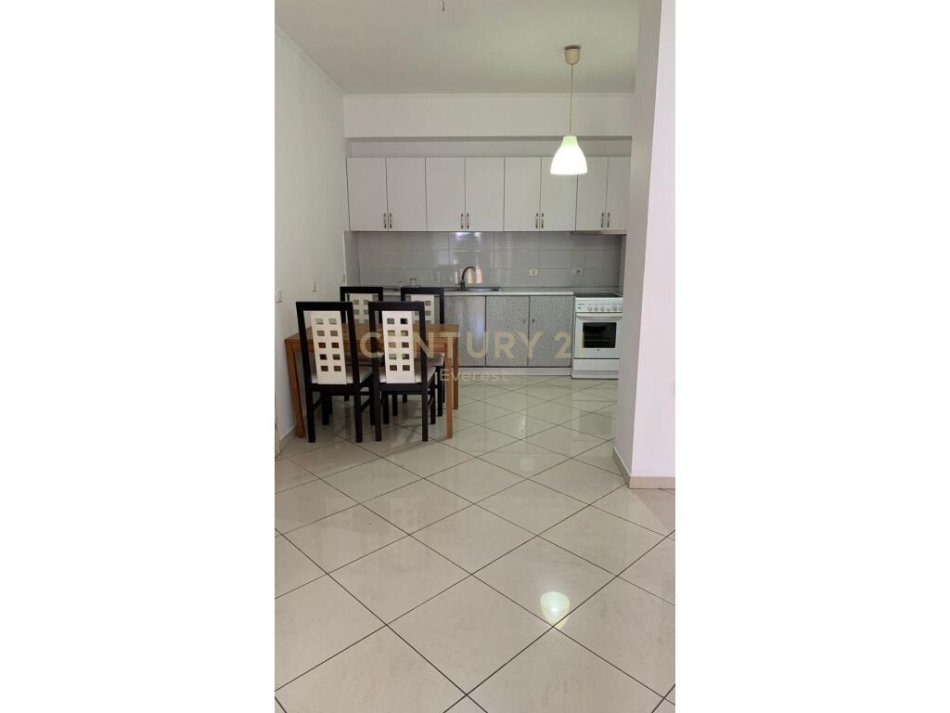 Tirane, jepet me qera apartament 2+1 Kati 5, 105 m² 600 € (rruga e elbasanit)