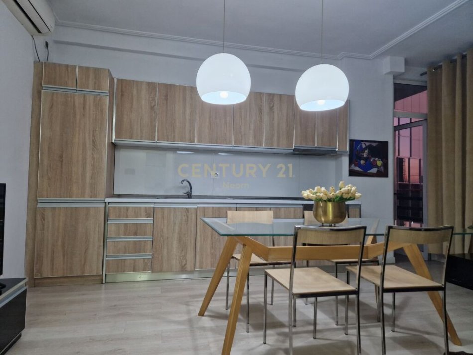 Tirane, shitet apartament 1+1 Kati 5, 77 m² 139.000 € (Dritan Hoxha Neom101030)