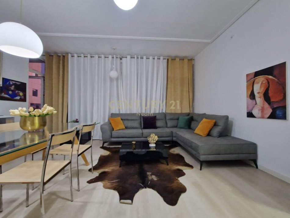 Tirane, shes apartament 1+1+Ballkon Kati 5, 77 m² 139.000 € (Laprake)